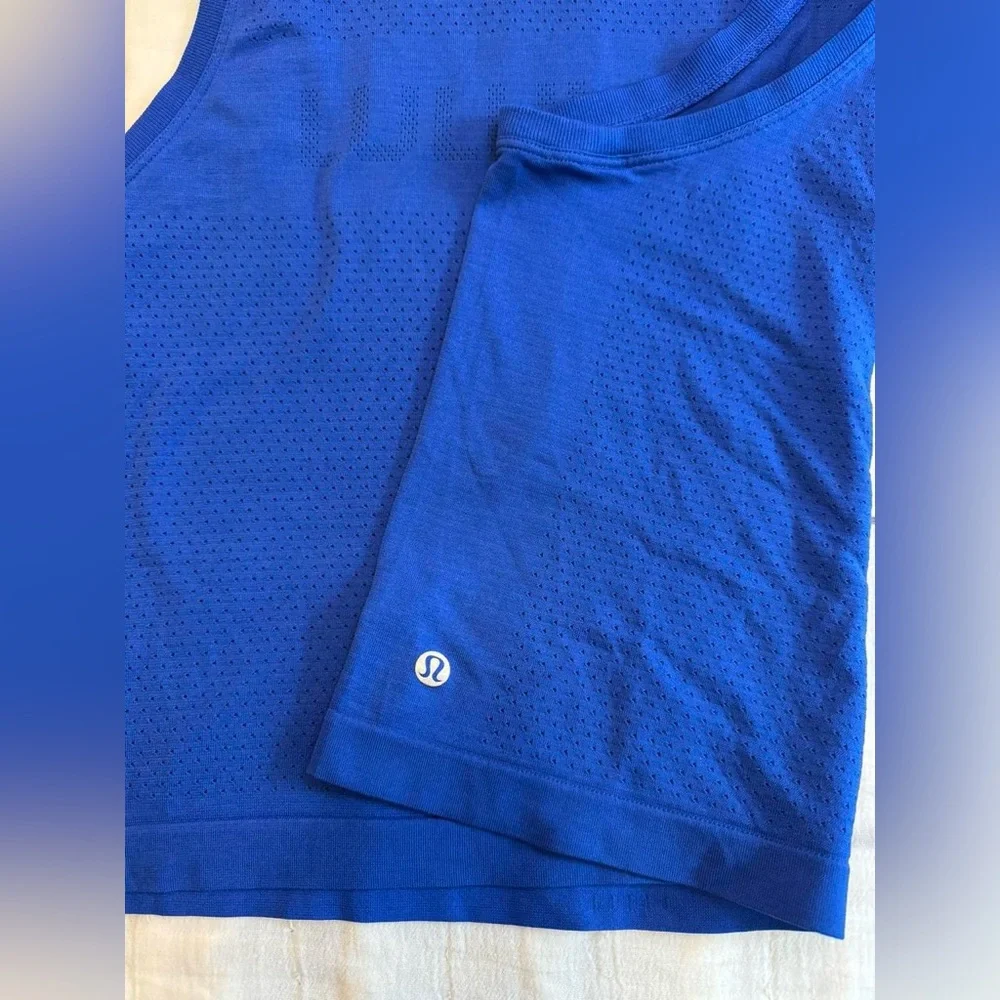 Lululemon Breeze By Muscle Crop Tank - Jet Stream Blue